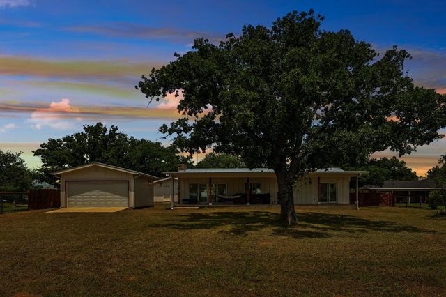 114 Agarita DR, Burnet, TX 78611