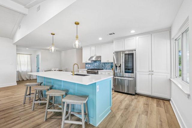114 Agarita DR, Burnet, TX 78611