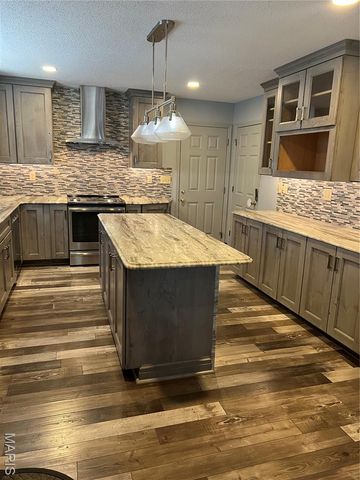 2935 Eli Avenue, Imperial, MO 63052