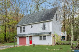 140 Papscoe Road, West Milford, NJ 07421
