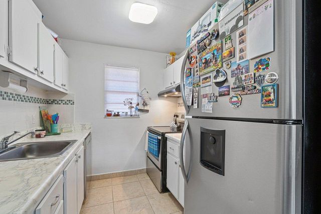 600 SW 2nd 2390 Avenue 2390, Boca Raton, FL 33432