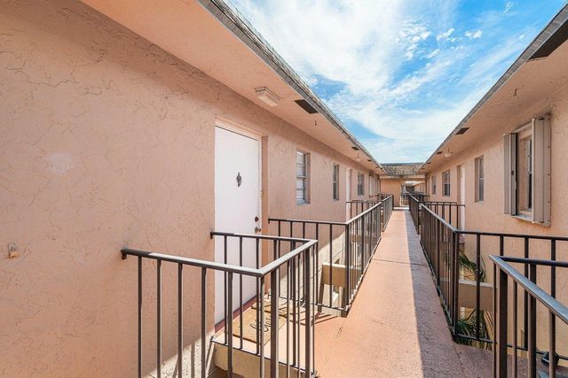 600 SW 2nd 2390 Avenue 2390, Boca Raton, FL 33432