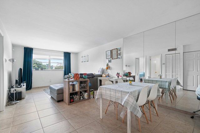 600 SW 2nd 2390 Avenue 2390, Boca Raton, FL 33432