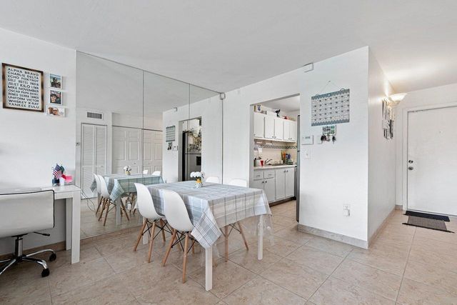 600 SW 2nd 2390 Avenue 2390, Boca Raton, FL 33432