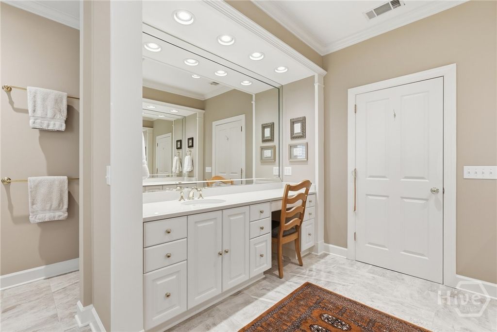 Image 27 of property listing at 3 Springpine Lane, Savannah, GA 31411
