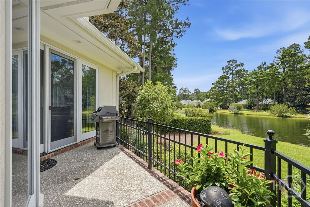 Image 43 of property listing at 3 Springpine Lane, Savannah, GA 31411