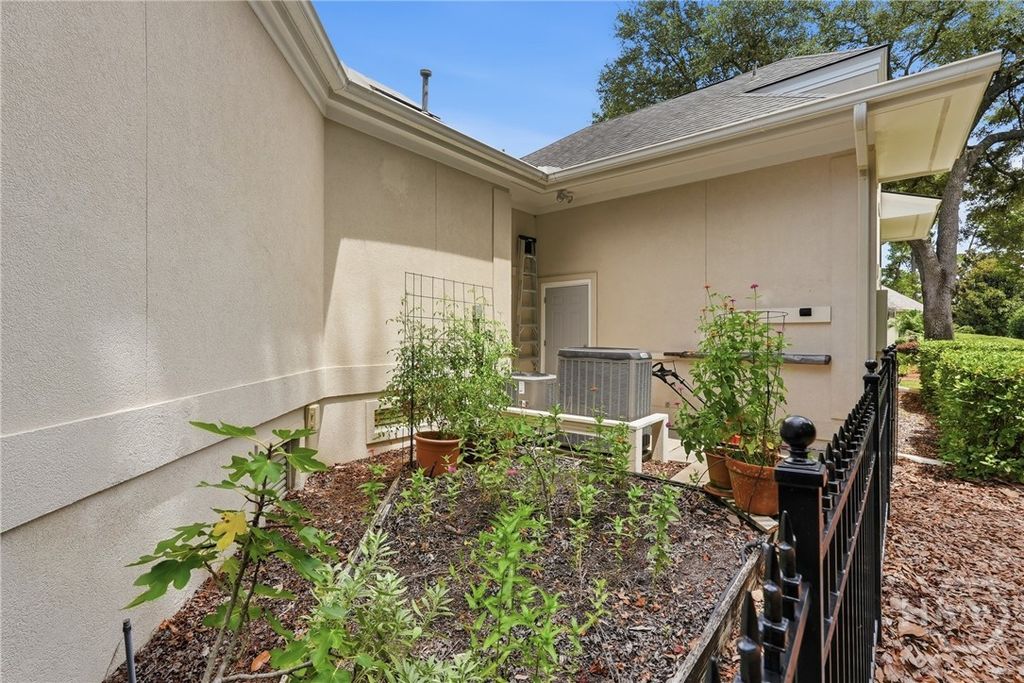 Image 47 of property listing at 3 Springpine Lane, Savannah, GA 31411