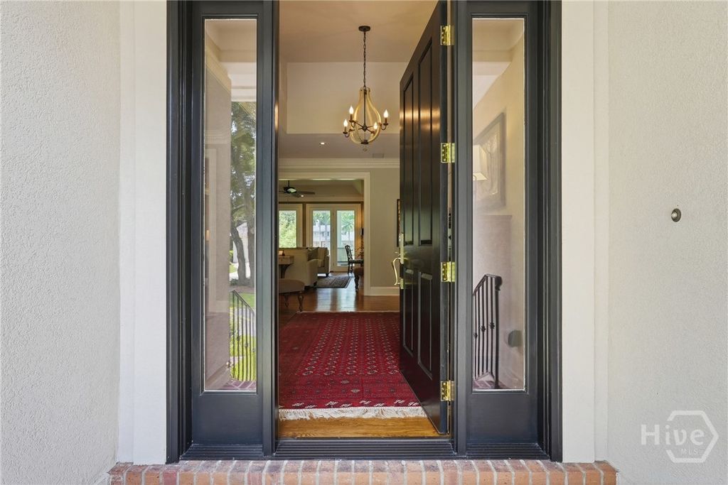 Image 5 of property listing at 3 Springpine Lane, Savannah, GA 31411