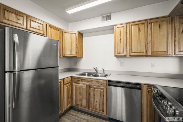15 Gentry Way 12 units, Reno, NV 89502