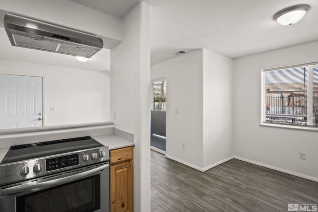 15 Gentry Way 12 units, Reno, NV 89502