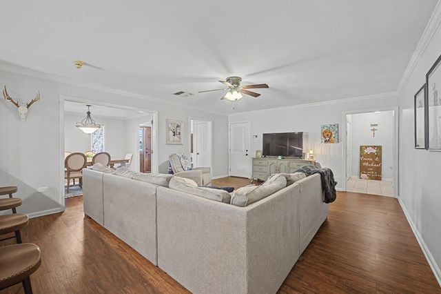 413 Nederland Drive, Houma, LA 70360