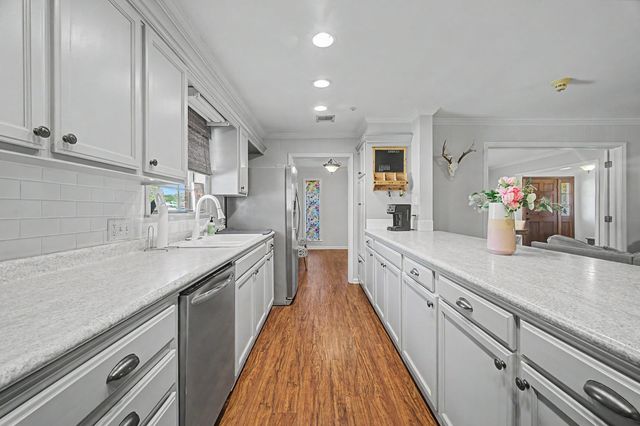 413 Nederland Drive, Houma, LA 70360
