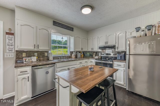 428 Hickory Hills Road, Church Hill, TN 37642