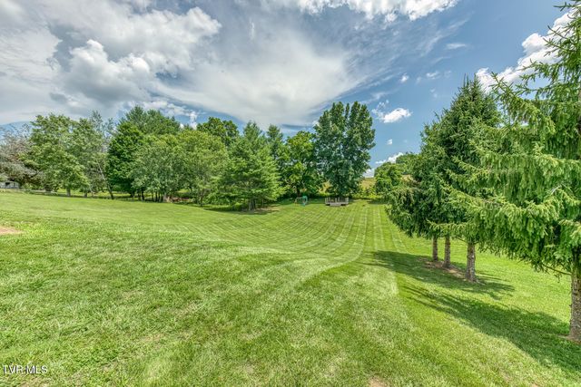 428 Hickory Hills Road, Church Hill, TN 37642