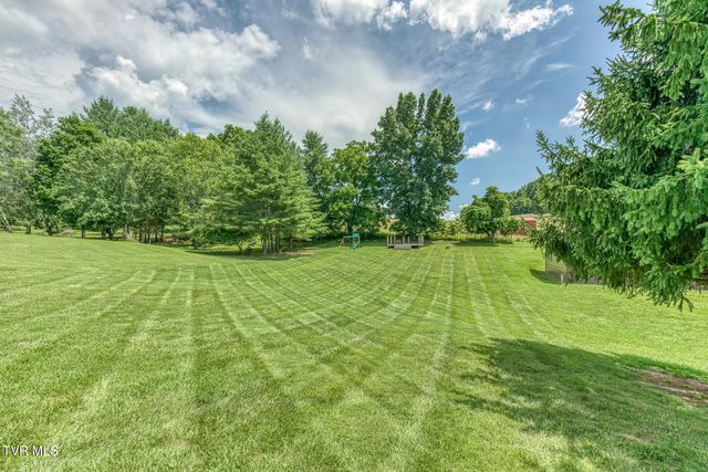 428 Hickory Hills Road, Church Hill, TN 37642