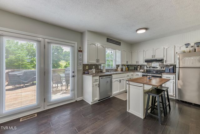 428 Hickory Hills Road, Church Hill, TN 37642