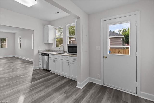 21 W Kelly AVE, Hampton, VA 23663