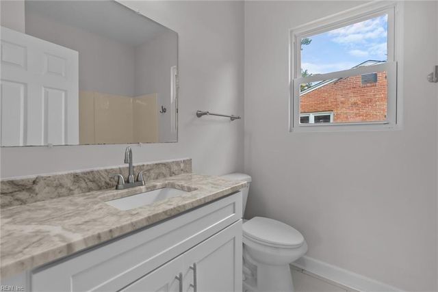 21 W Kelly AVE, Hampton, VA 23663