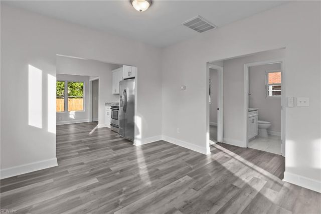 21 W Kelly AVE, Hampton, VA 23663