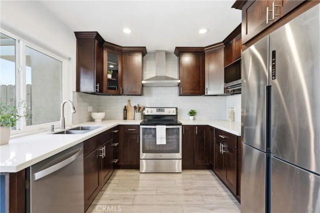 531 W Alton B, Santa Ana, CA 92707