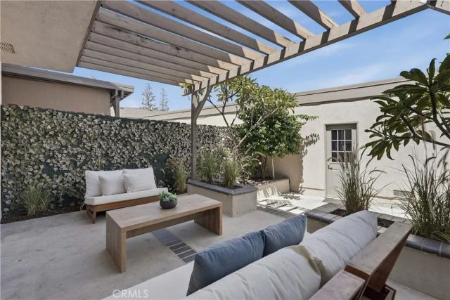 531 W Alton B, Santa Ana, CA 92707