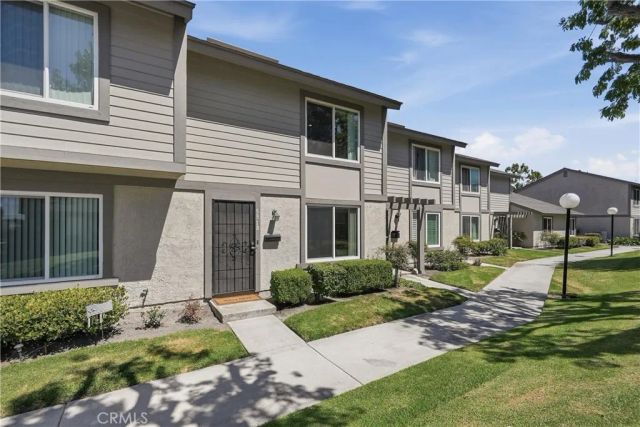 531 W Alton B, Santa Ana, CA 92707
