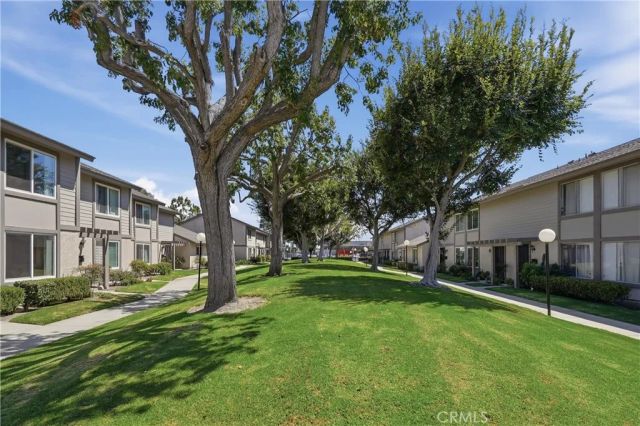 531 W Alton B, Santa Ana, CA 92707