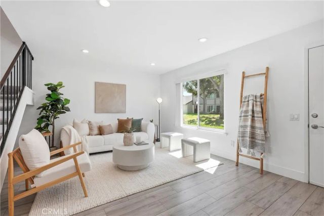 531 W Alton B, Santa Ana, CA 92707