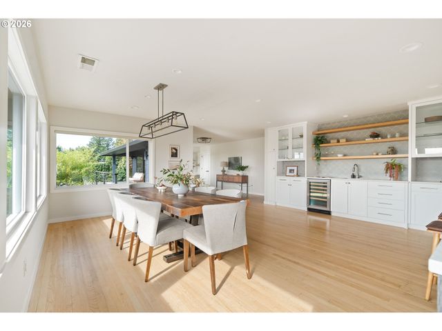 1622 Sw WESTWOOD Dr, Portland, OR 97239