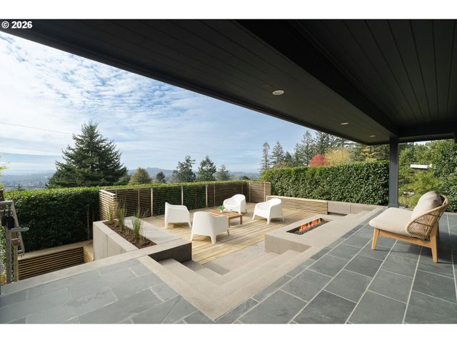 1622 Sw WESTWOOD Dr, Portland, OR 97239