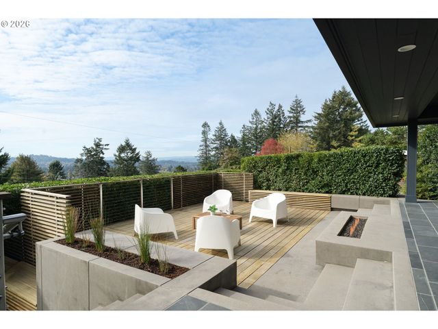 1622 Sw WESTWOOD Dr, Portland, OR 97239