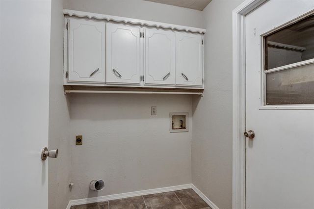 920 NE 6th Street, Moore, OK 73160