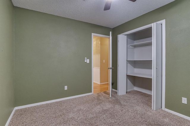 920 NE 6th Street, Moore, OK 73160