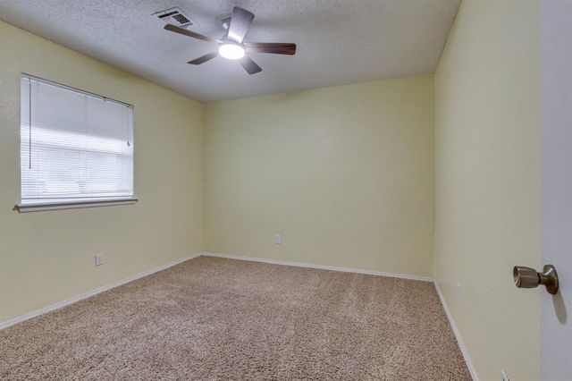 920 NE 6th Street, Moore, OK 73160