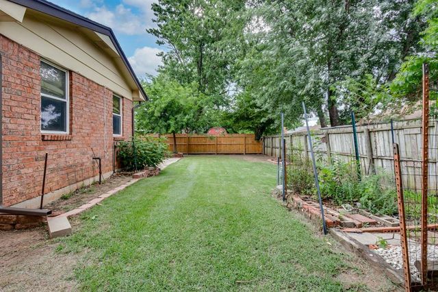 920 NE 6th Street, Moore, OK 73160