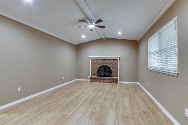 920 NE 6th Street, Moore, OK 73160