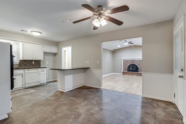 920 NE 6th Street, Moore, OK 73160