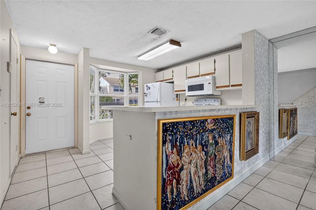 2561 NE 15th Street, Pompano Beach, FL 33062