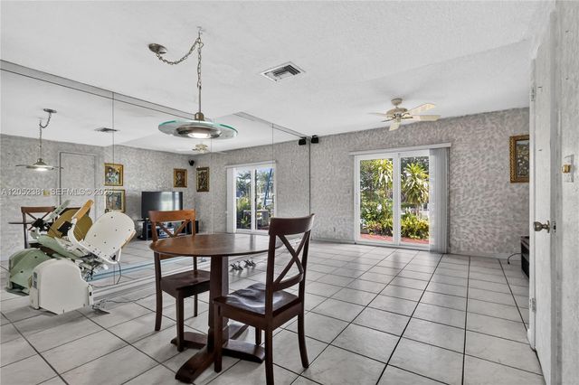2561 NE 15th Street, Pompano Beach, FL 33062