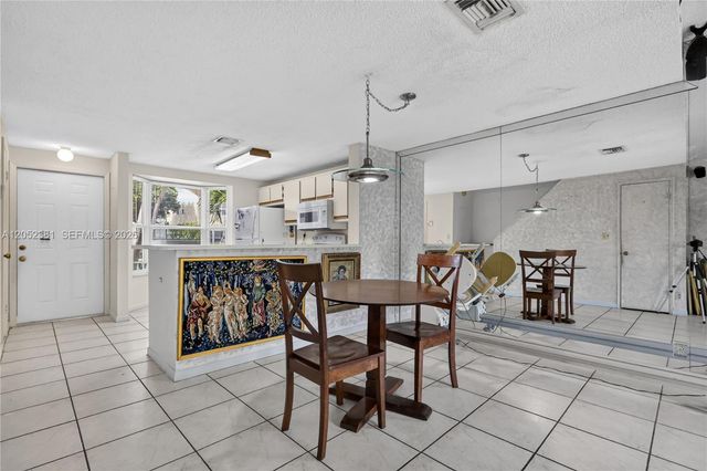 2561 NE 15th Street, Pompano Beach, FL 33062