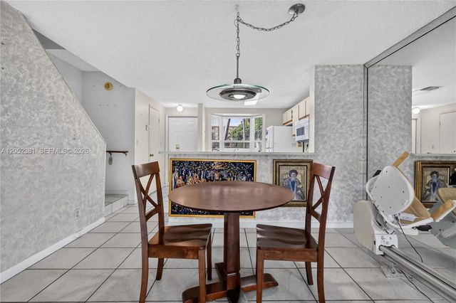2561 NE 15th Street, Pompano Beach, FL 33062