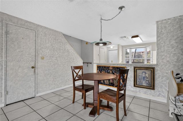 2561 NE 15th Street, Pompano Beach, FL 33062