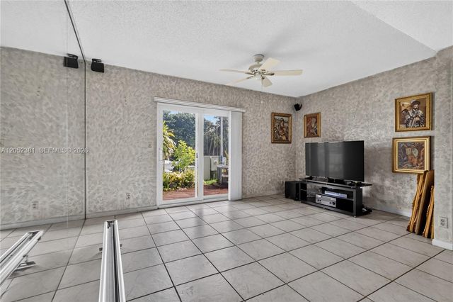 2561 NE 15th Street, Pompano Beach, FL 33062
