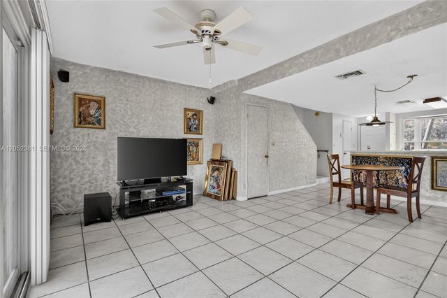 2561 NE 15th Street, Pompano Beach, FL 33062