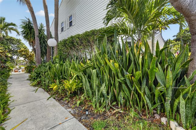 2561 NE 15th Street, Pompano Beach, FL 33062