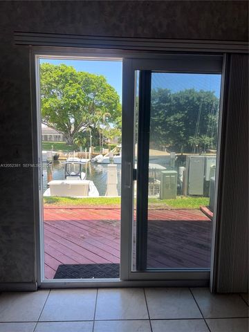 2561 NE 15th Street, Pompano Beach, FL 33062