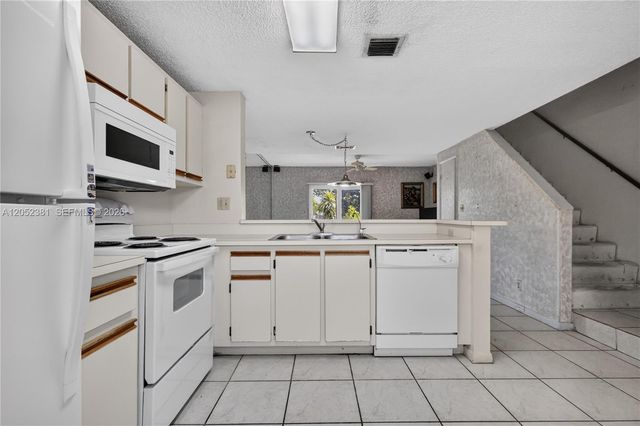 2561 NE 15th Street, Pompano Beach, FL 33062