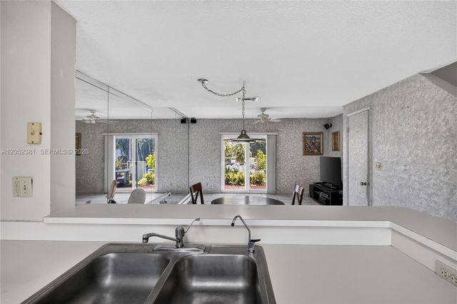 2561 NE 15th Street, Pompano Beach, FL 33062