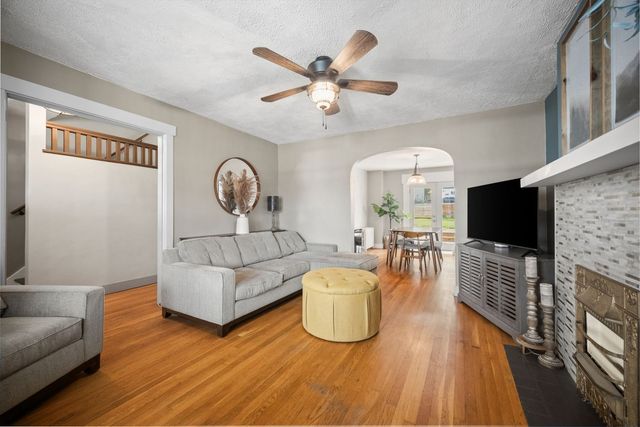 700 Rossmore AVENUE, Brookline, PA 15226