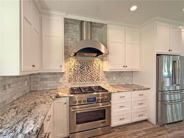 1622 12th St, Rockport, TX 78382